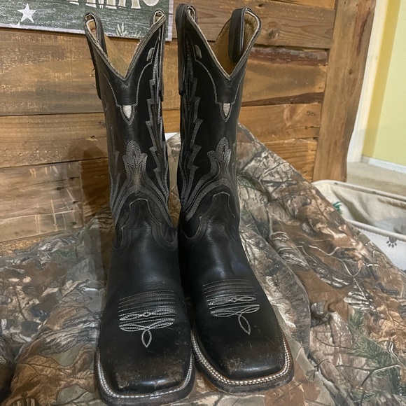 Idyllwind Shoes - Size 9 Idyllwind (by Miranda Lambert) Black square toe boots